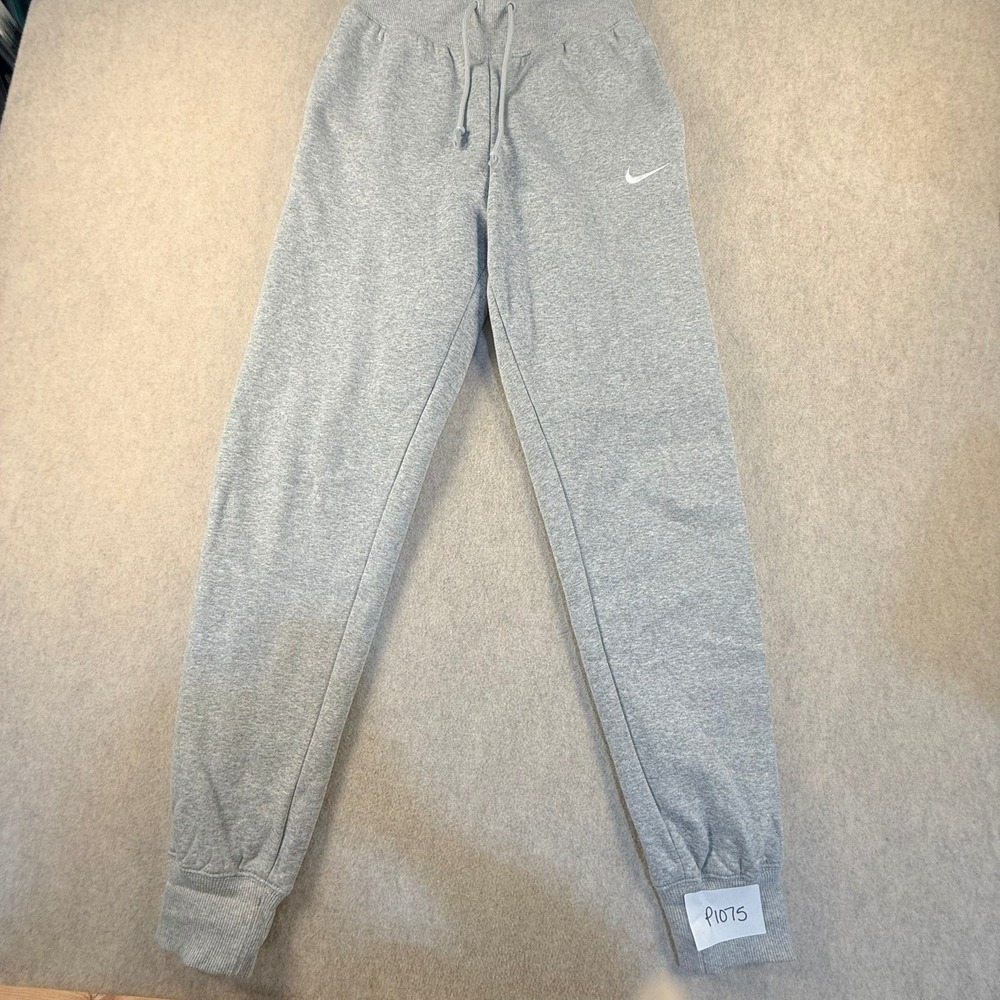 Nike Sportswear Essential Fleece Joggers Heather Gray XS